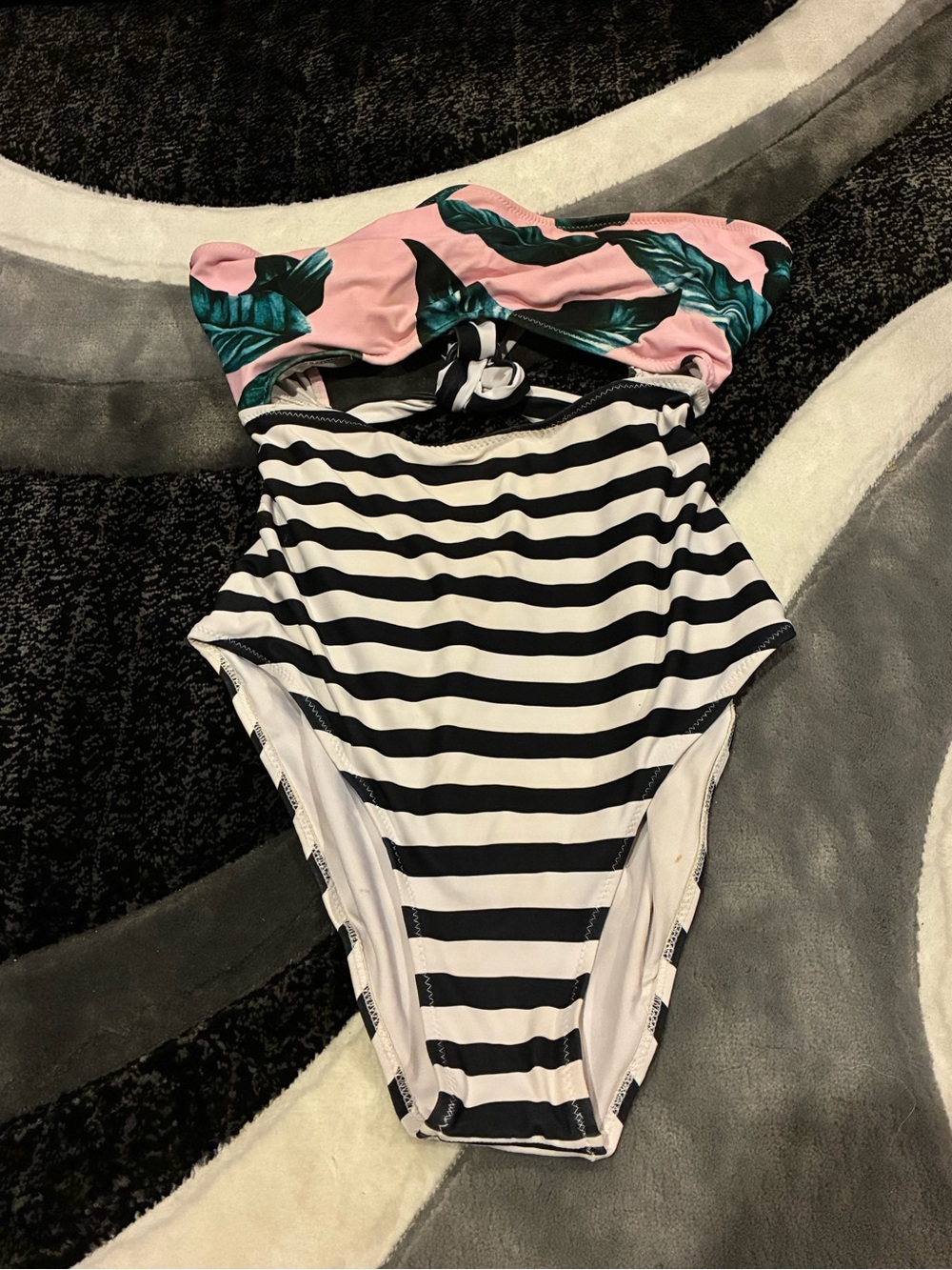 Cupshe / Striped One-Piece Swimsuit with Pink Tropical Ruffle